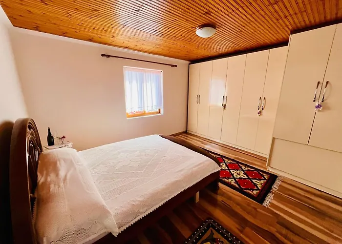 Nena\'S Dashe House